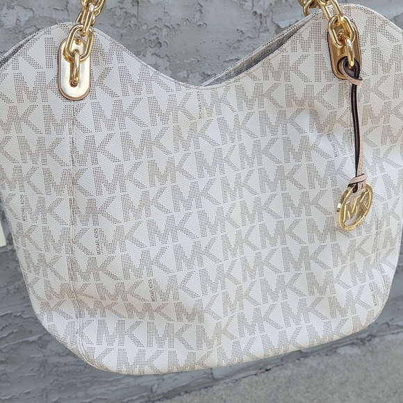 Authentic Michael kors handbag - Picture 6 of 9